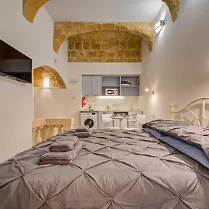 33 Sally Port Apartment